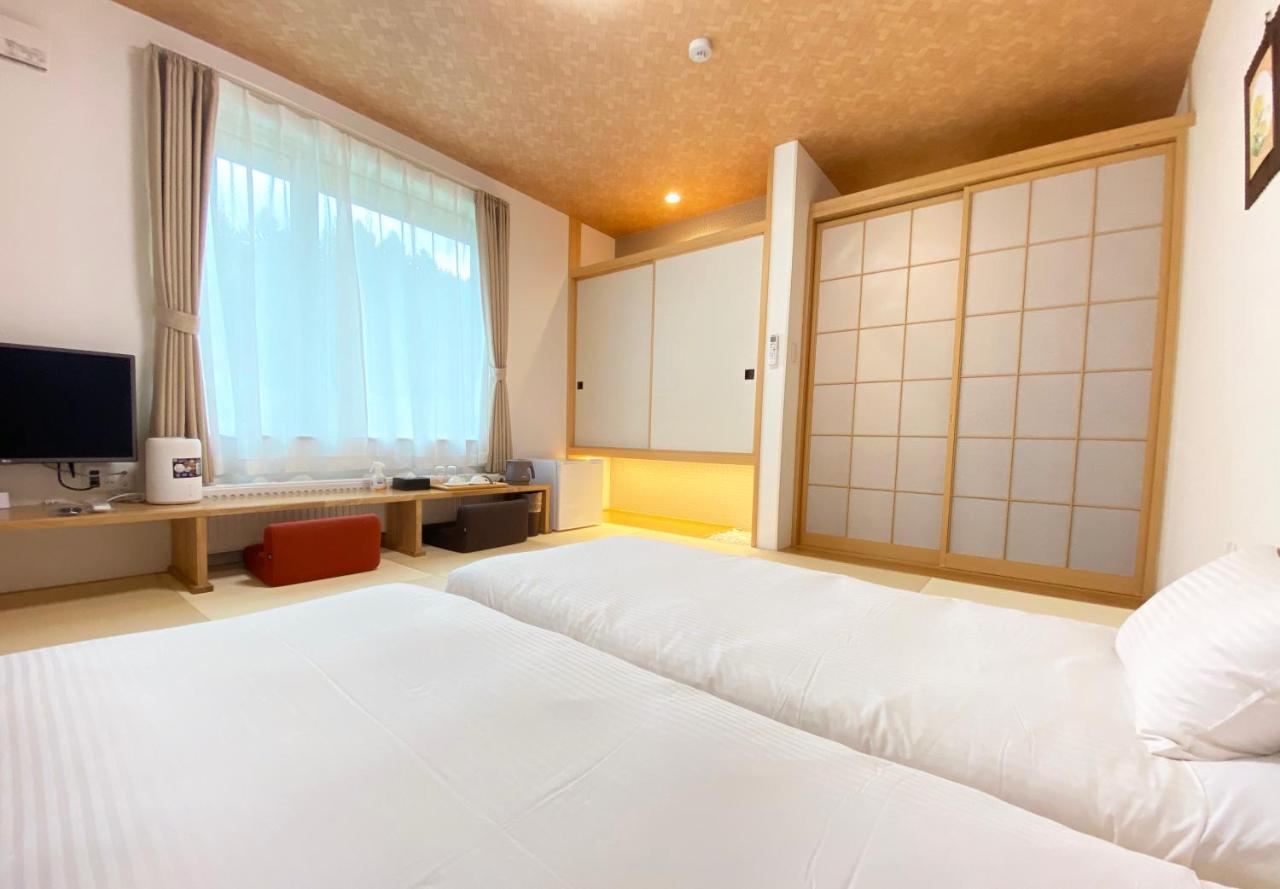 Hotel Hanafuji Inn Nakafurano Экстерьер фото