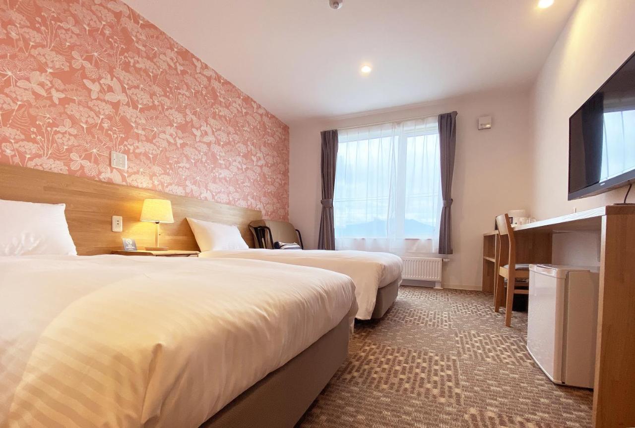 Hotel Hanafuji Inn Nakafurano Экстерьер фото