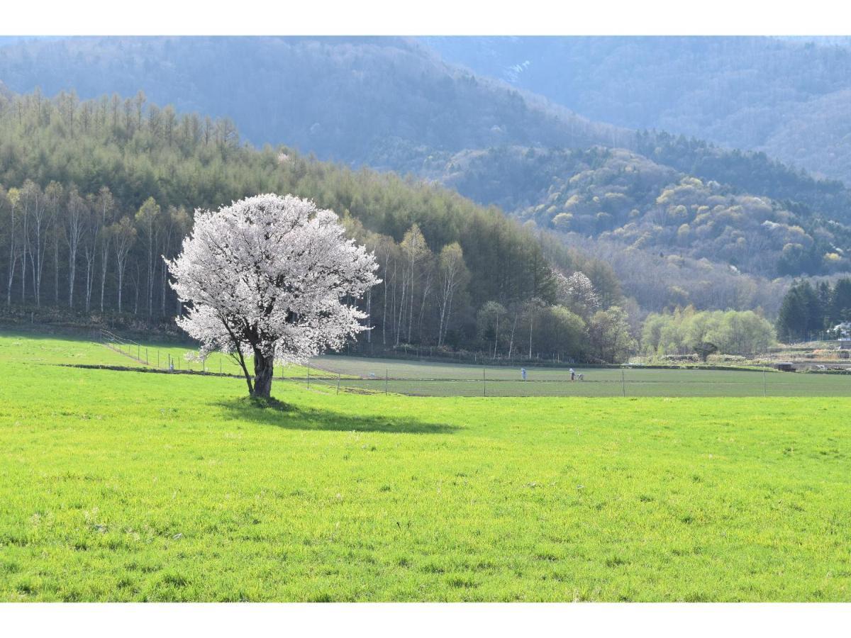 Hotel Hanafuji Inn Nakafurano Экстерьер фото