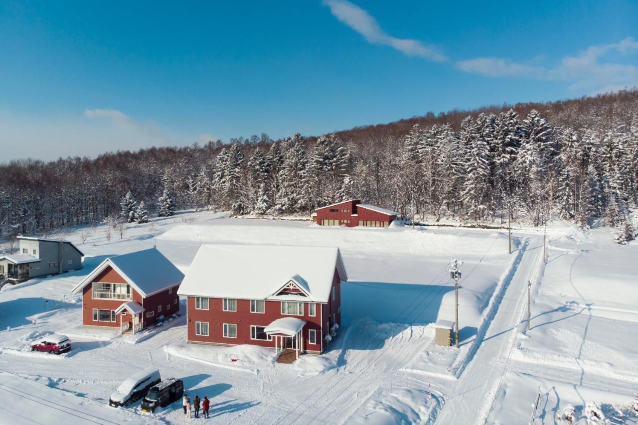 Hotel Hanafuji Inn Фурано Экстерьер фото